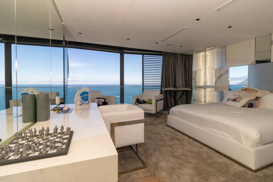 5 Bedroom Property for Sale in Clifton Western Cape